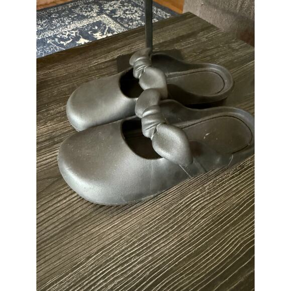 6/$25 Rubber Bow Closed-Toe House/Shower Shoes Sz. 40/41 - Picture 5 of 6